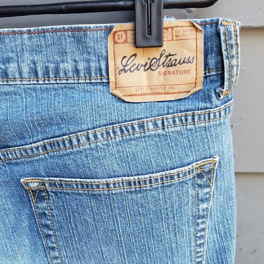 Signature Levi's Boot Cut Jeans Size 14 - Picture 7 of 11